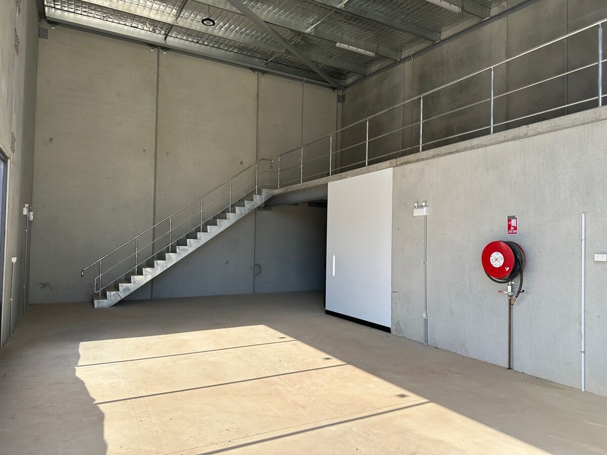24 Sterling Rd, Minchinbury, NSW 2770 - Unidad 2 -  - Foto del interior - Image 1 of 4