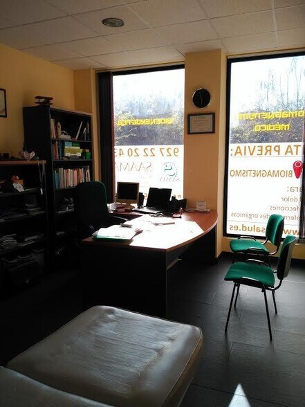 Local en Cáceres en venta - Foto del edificio - Imagen 3 de 6