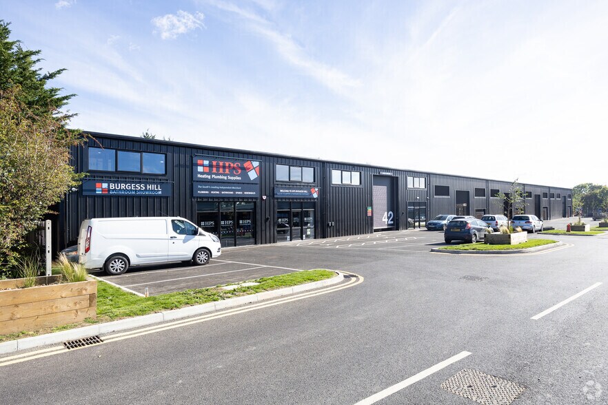 Units 30-39 Gatehouse Hub, Gatehouse Ln, Neaves Park, Hurstpierpoint en venta - Foto del edificio - Imagen 3 de 3