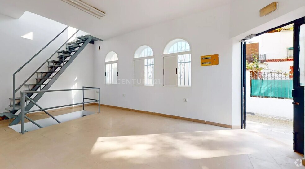 Locales en Pozuelo del Rey, Madrid en venta - Foto del edificio - Imagen 2 de 4