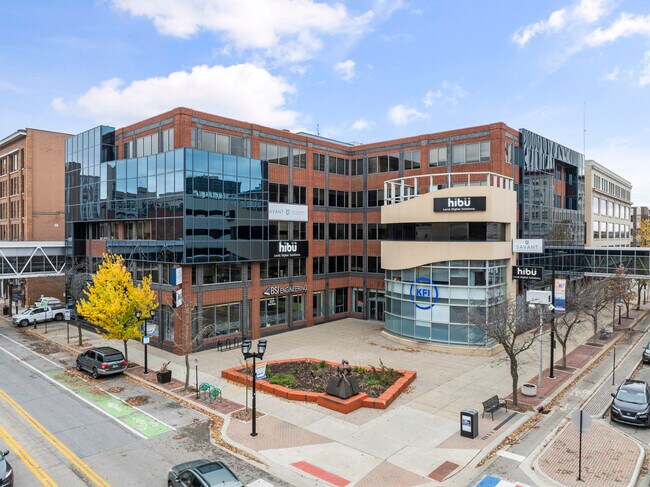 Más detalles de 221 3rd Ave SE, Cedar Rapids, IA - Oficina, local en alquiler