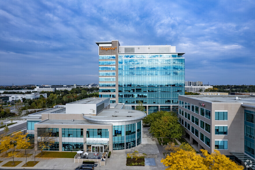 3389 Steeles Ave E, Toronto, ON en alquiler - Foto del edificio - Imagen 3 de 25