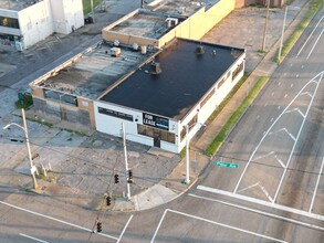 314 Poplar Ave, Memphis, TN en alquiler Foto del edificio- Imagen 2 de 2