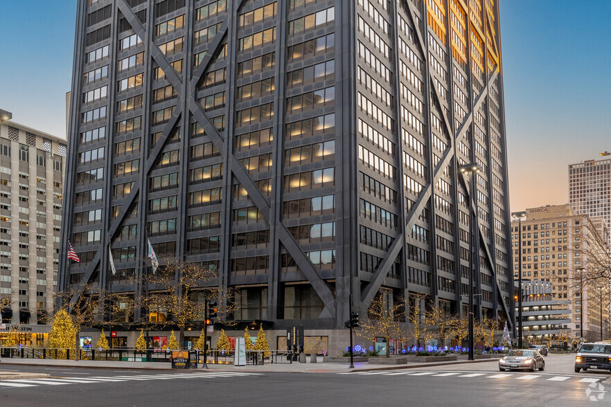 875 N Michigan Ave, Chicago, IL en alquiler - Foto del edificio - Imagen 3 de 23