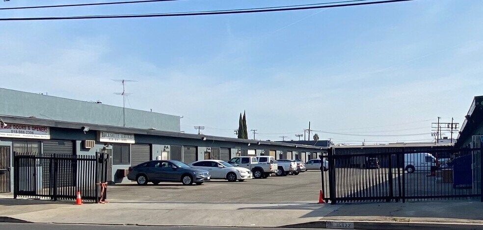 15922 Strathern St, Van Nuys, CA en alquiler - Foto del edificio - Imagen 2 de 8
