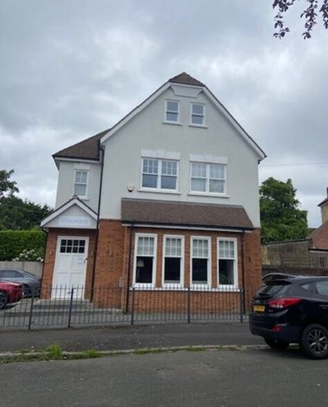 Portsmouth Rd, Esher en alquiler - Foto del edificio - Imagen 1 de 1