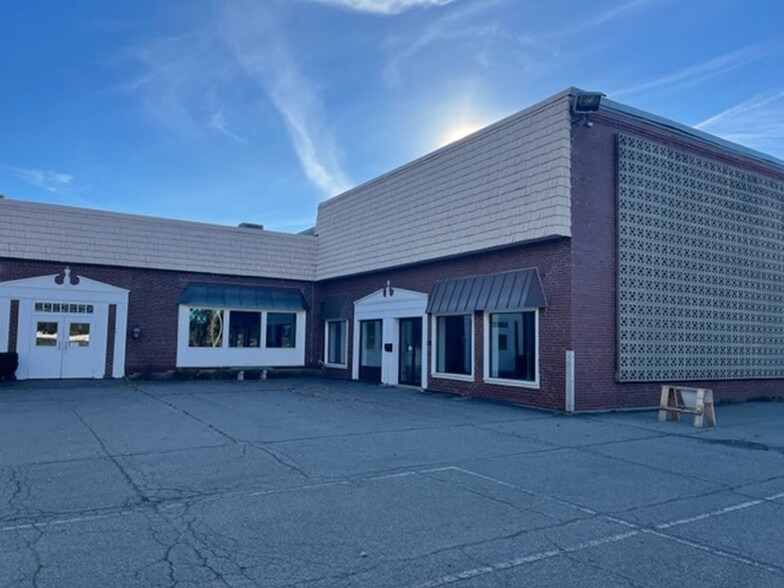 586 Main St, Bangor, ME en venta - Foto del edificio - Imagen 2 de 13