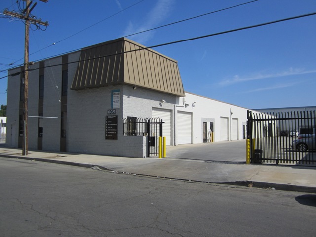 16022 Arminta St, Van Nuys, CA en alquiler - Foto del edificio - Imagen 1 de 3