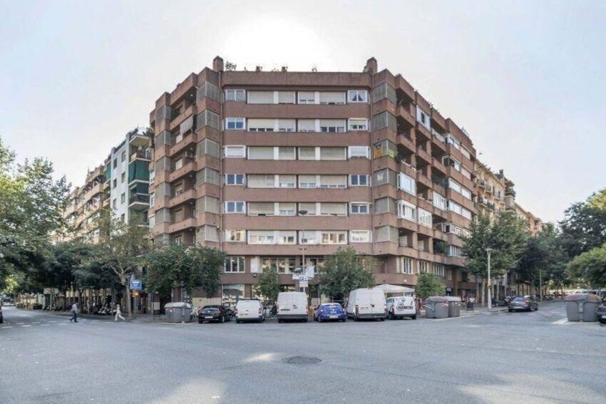 Edificio residencial en Barcelona, Barcelona en venta - Foto del edificio - Imagen 2 de 2