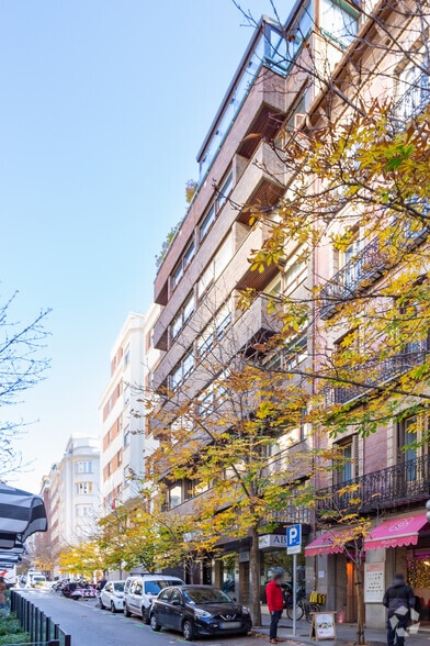 Calle de Padilla, 6, Madrid, Madrid en venta - Foto del edificio - Imagen 1 de 1