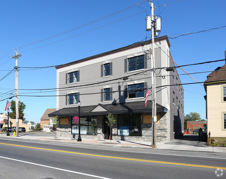 201 S Main St, North Syracuse, NY en venta - Foto del edificio - Imagen 2 de 19