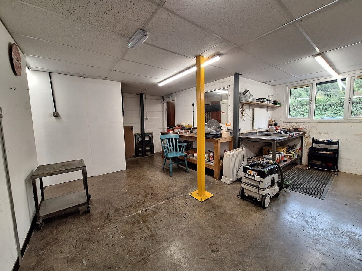 4-11 Hope Mills Business Centre, Brimscombe, GLS GL5 2SE - Unidad 8 -  - Foto del interior - Image 1 of 2