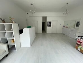 205-217 Amesbury Ave, London en alquiler Foto del interior- Imagen 2 de 2