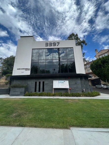 3397 Barham Blvd, Los Angeles, CA en alquiler - Foto del edificio - Imagen 1 de 13