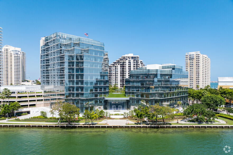 601 Brickell Key Dr, Miami, FL en alquiler - Foto del edificio - Imagen 1 de 9