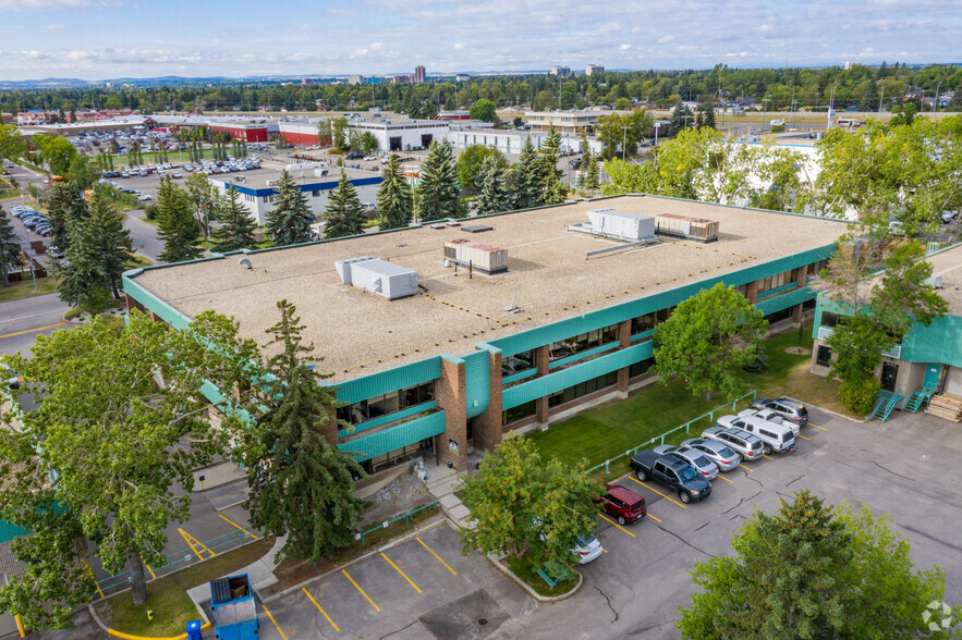 550 71st Ave SE, Calgary, AB en alquiler - Foto del edificio - Imagen 3 de 6