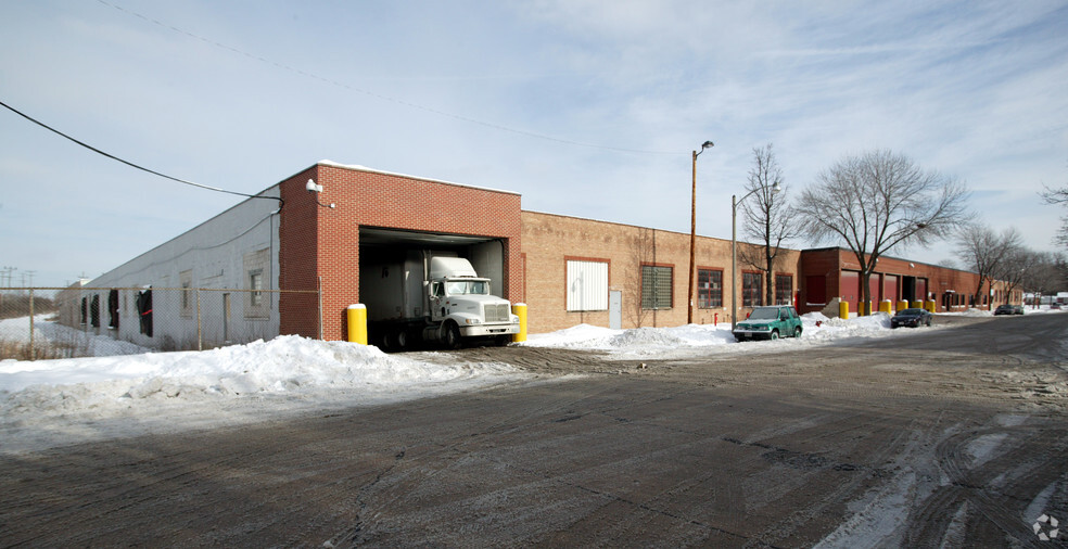 2800 W Custer Ave, Milwaukee, WI en alquiler - Foto del edificio - Imagen 2 de 5