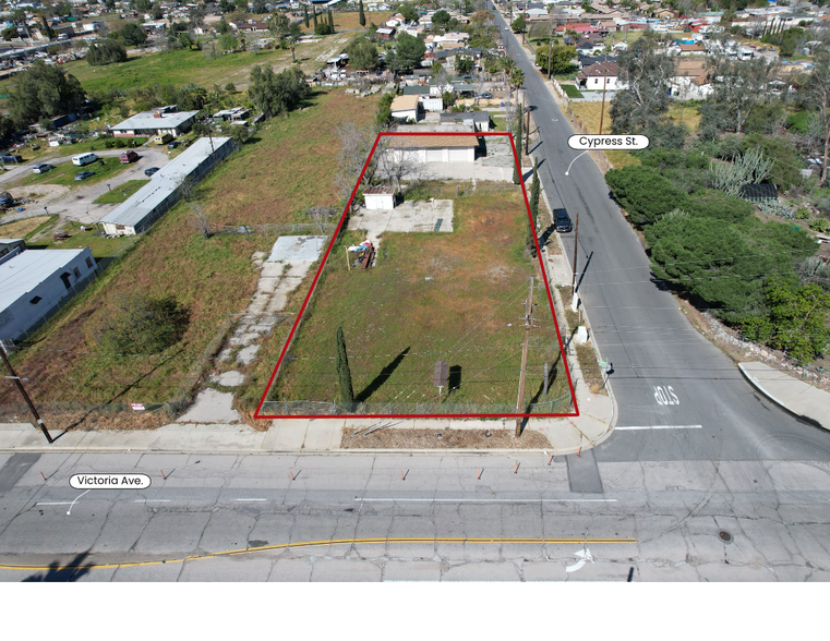 7712 Victoria Ave, Highland, CA en venta - Foto del edificio - Imagen 2 de 3