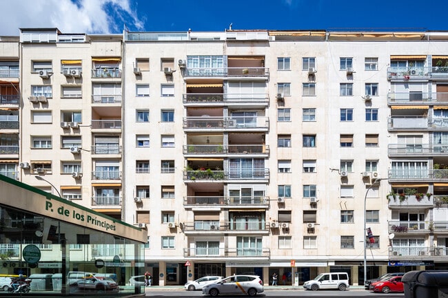 Más detalles de Avenida de la República Argentina, 50, Sevilla - Edificio residencial​ en venta