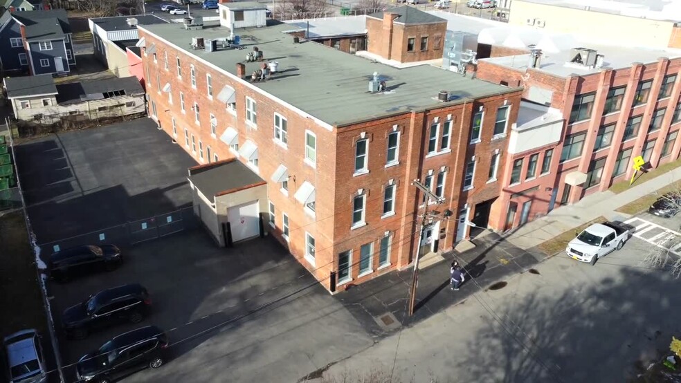 86-88 White St, Rochester, NY en alquiler - Vídeo de anuncio comercial - Imagen 2 de 11