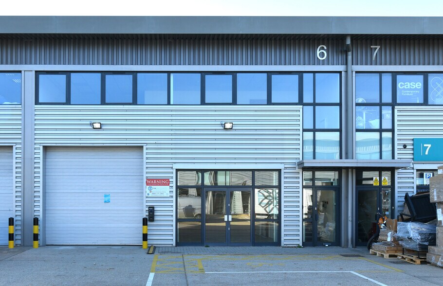 Commerce Way, Croydon en alquiler - Foto del edificio - Imagen 2 de 5