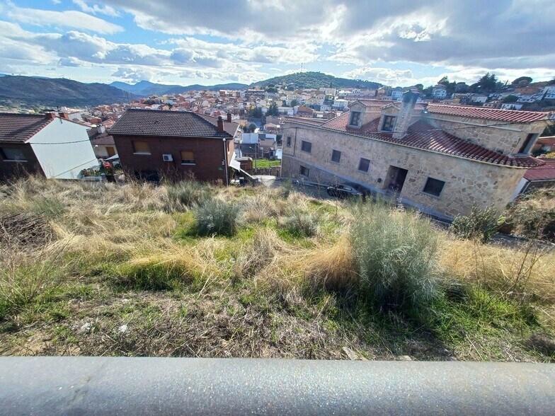 Terreno en El Hoyo de Pinares, Ávila en venta - Foto del edificio - Imagen 3 de 5