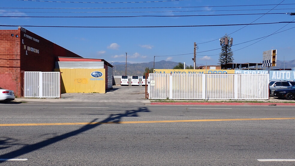 9880 Glenoaks Blvd, Sun Valley, CA en alquiler - Foto del edificio - Imagen 1 de 6