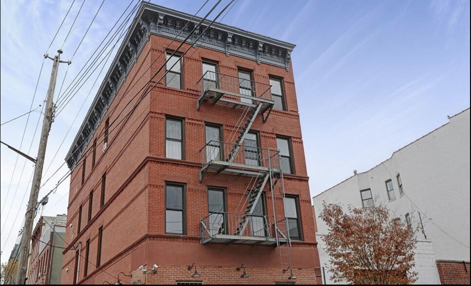 253 Van Brunt St, Brooklyn, NY en venta - Foto del edificio - Imagen 3 de 17