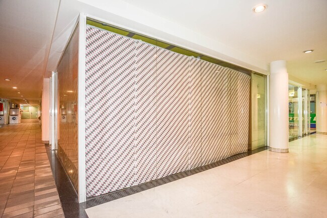 Más detalles de Carrer Antoni Llopis, 10, Olot - Local en venta