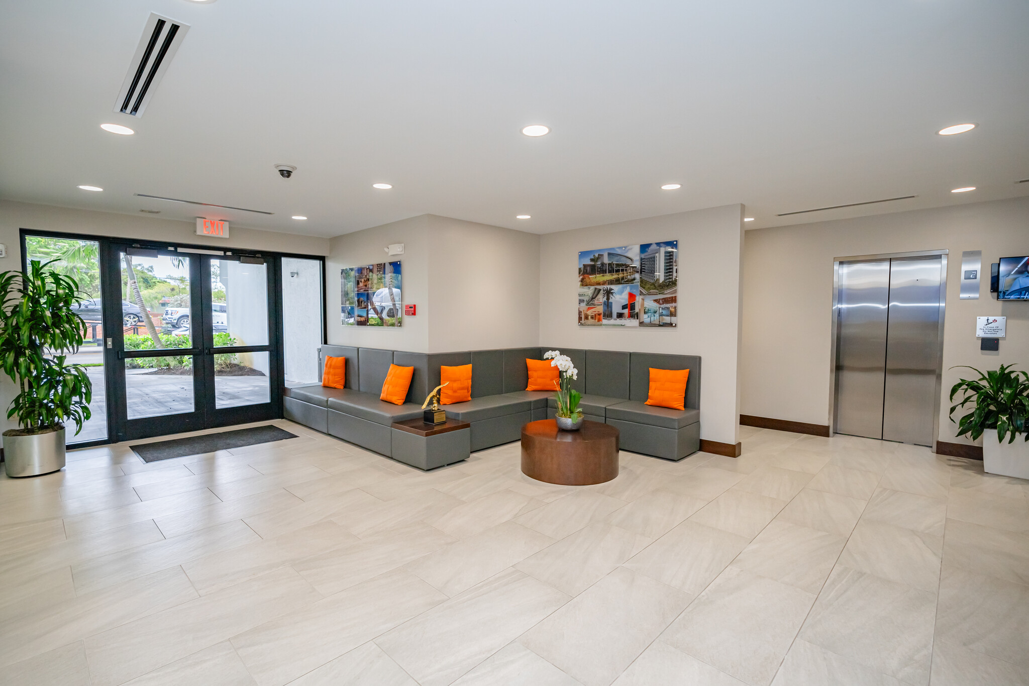 2101 N Andrews Ave, Fort Lauderdale, FL en alquiler Foto del interior- Imagen 1 de 4