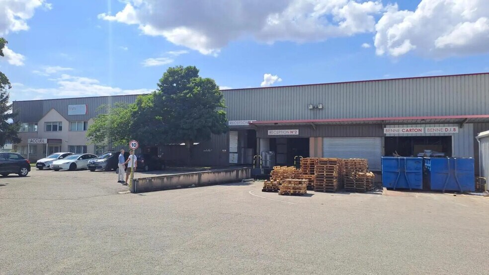 Flex en Dagneux en alquiler - Foto del edificio - Imagen 1 de 7