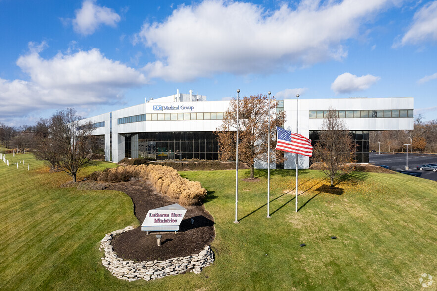 660-670 Mason Ridge Center Dr, Saint Louis, MO en alquiler - Foto del edificio - Imagen 2 de 3