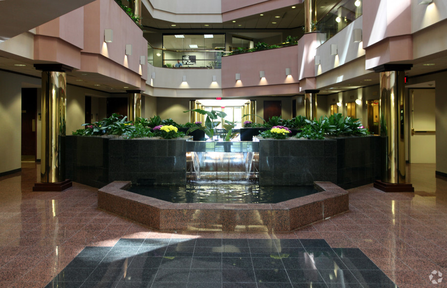 20300 Century Blvd, Germantown, MD en alquiler - Lobby - Imagen 2 de 6