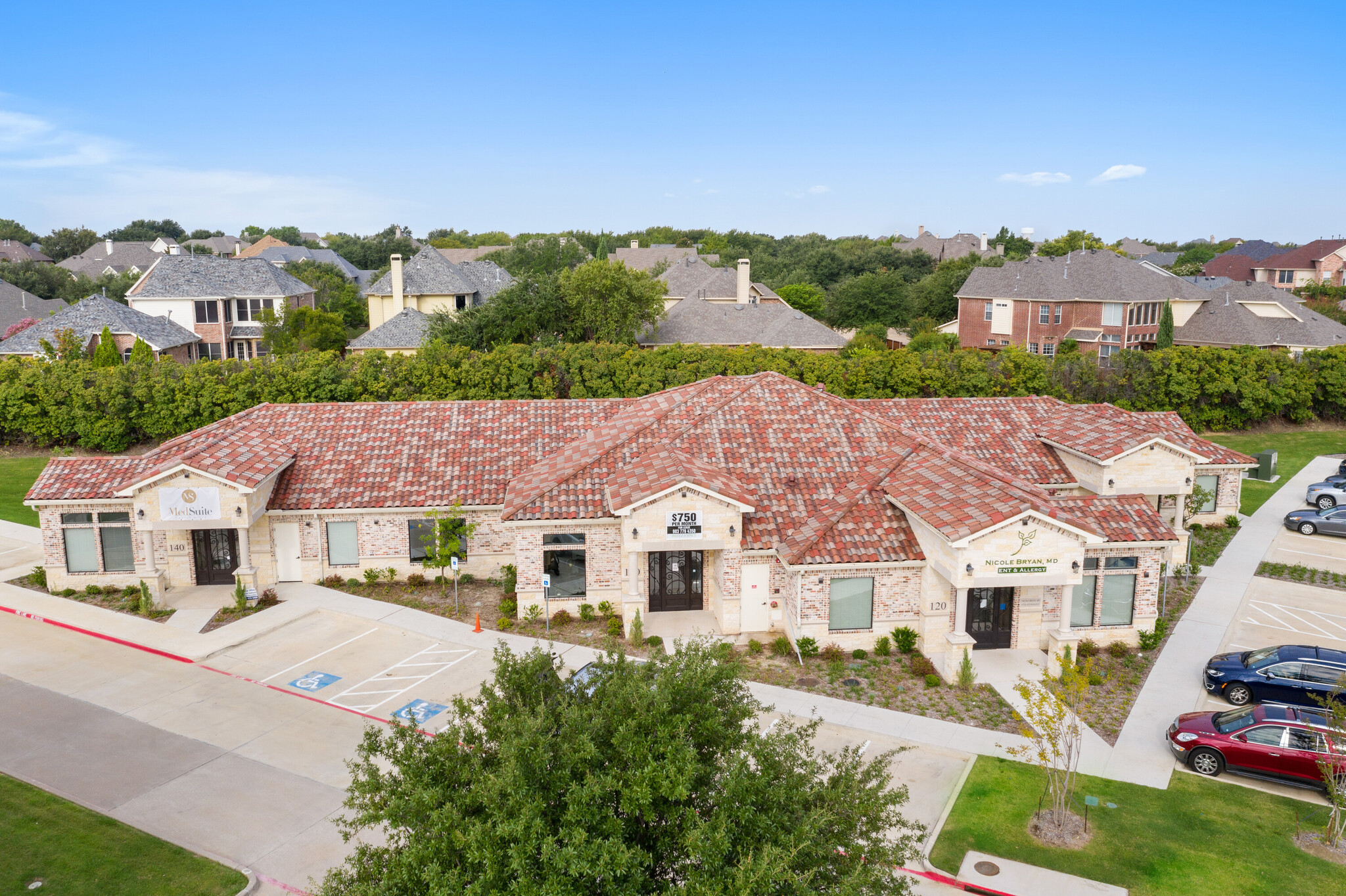 1790 King Arthur Blvd, Carrollton, TX en alquiler Foto del edificio- Imagen 1 de 11