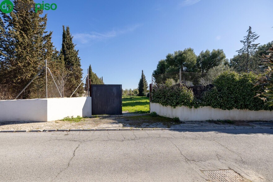 Lugar Urbanización los Cortijos, 160, Atarfe, Granada en venta - Foto del edificio - Imagen 3 de 15