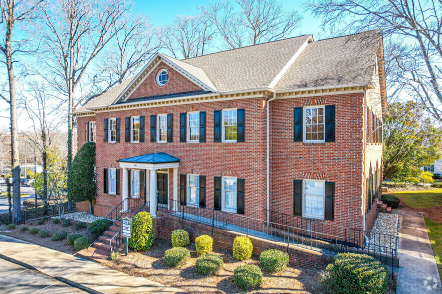 6827 Fairview Rd, Charlotte, NC en alquiler - Foto principal - Imagen 1 de 8