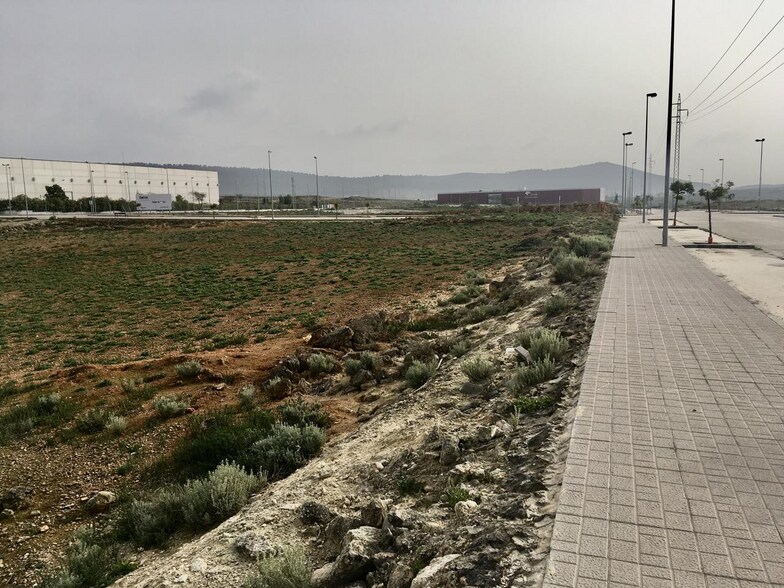 Calle Galileo Galilei, 6, Humilladero, Málaga en venta - Foto del edificio - Imagen 2 de 3