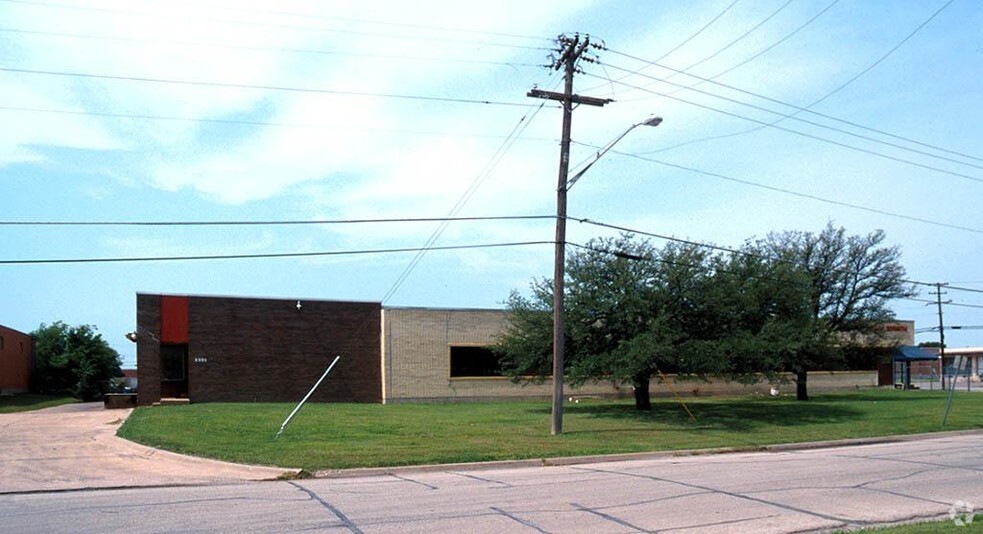 8303 Sovereign Row, Dallas, TX en alquiler - Foto del edificio - Imagen 3 de 8