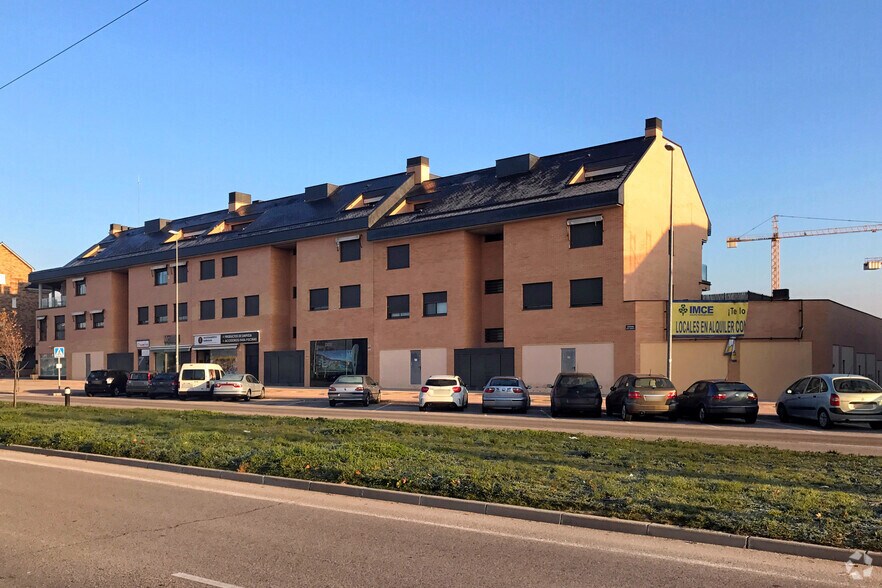 Calle de Jacinto Benavente, 2, Villanueva del Pardillo, Madrid en venta - Foto del edificio - Imagen 1 de 1