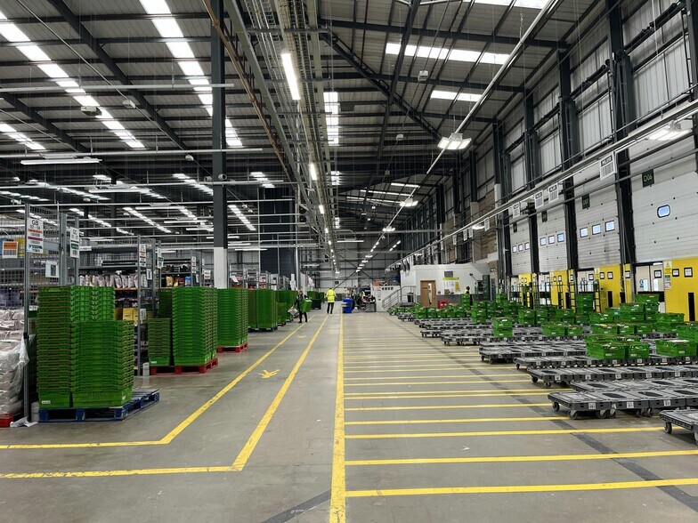 345 Southbury Rd, Enfield en alquiler - Foto del edificio - Imagen 2 de 4