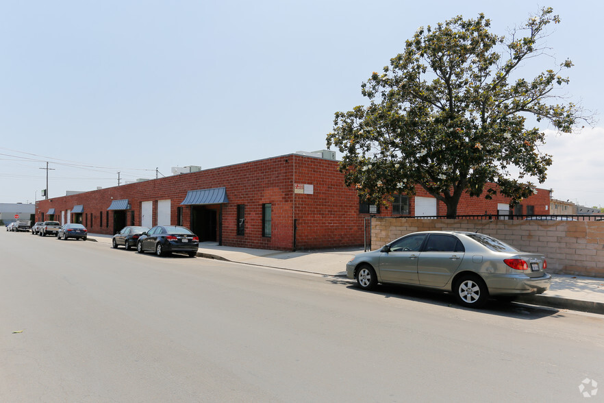 13333-13345 Saticoy St, North Hollywood, CA en alquiler - Foto del edificio - Imagen 3 de 8