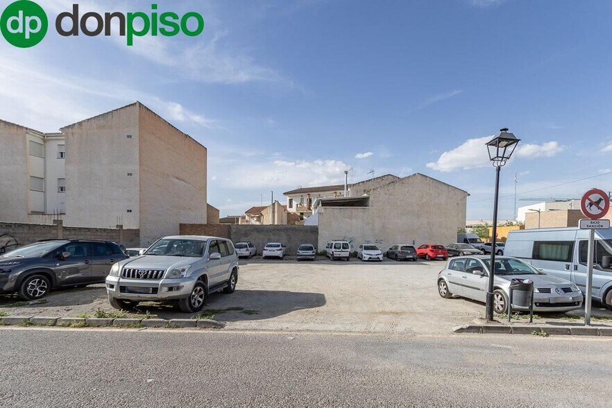 Calle Valencia, 42, Churriana de la Vega, Granada en venta - Foto del edificio - Imagen 2 de 10