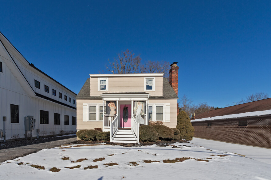 1081 Route 55, Lagrangeville, NY en venta - Foto del edificio - Imagen 2 de 28