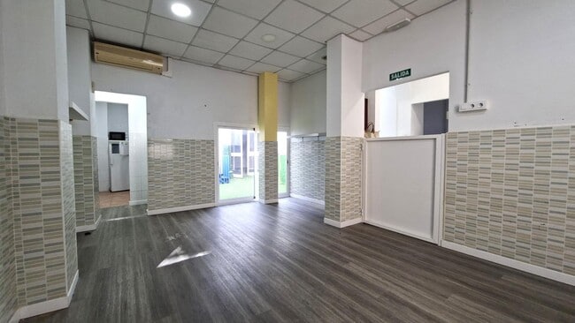 Más detalles de Calle Maestre Hamete, 3, SEVILLA - Local en alquiler