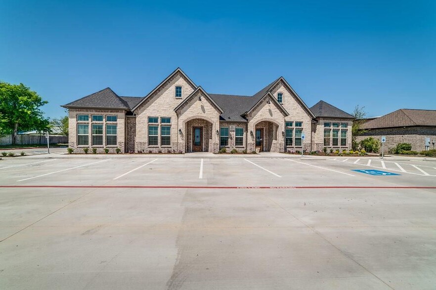 2591 N Highway 77, Waxahachie, TX en alquiler - Foto del edificio - Imagen 1 de 15