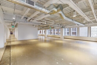 300 Mission St, San Francisco, CA en alquiler Foto del edificio- Imagen 2 de 3