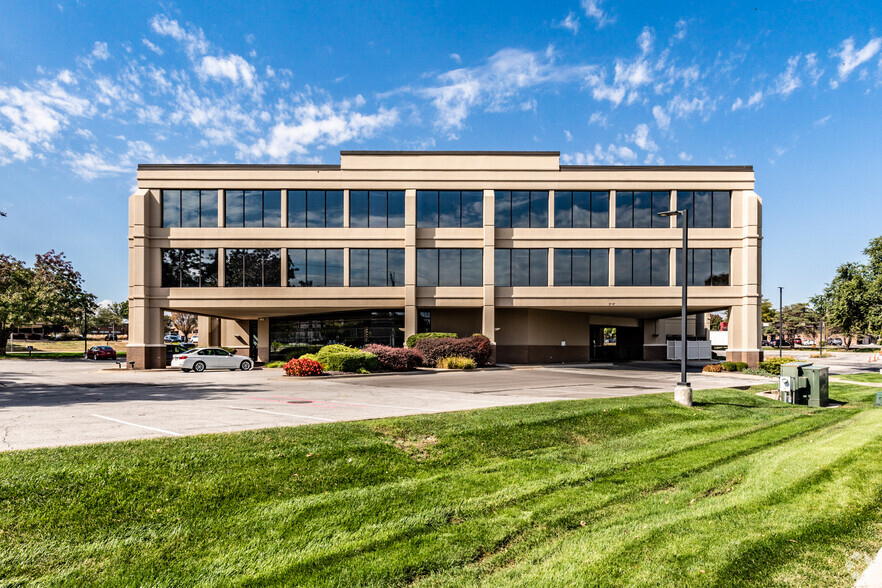 4650 College Blvd, Overland Park, KS en alquiler - Foto del edificio - Imagen 2 de 5