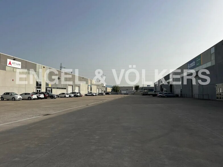 Nave en Montornès del Vallès, Barcelona en alquiler - Foto del edificio - Imagen 2 de 3