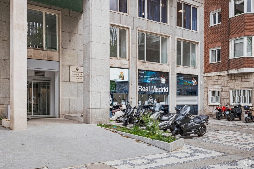 Paseo Castellana, 140, Madrid, Madrid en alquiler - Foto del edificio - Imagen 3 de 15