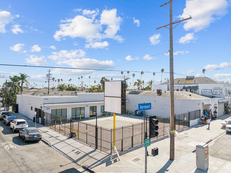 7900 S Vermont Ave, Los Angeles, CA en alquiler - Foto del edificio - Imagen 1 de 34